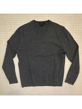 Banana Republic Merino Wool Sweater Men's Size M Gray V-Neck Long Sleeve